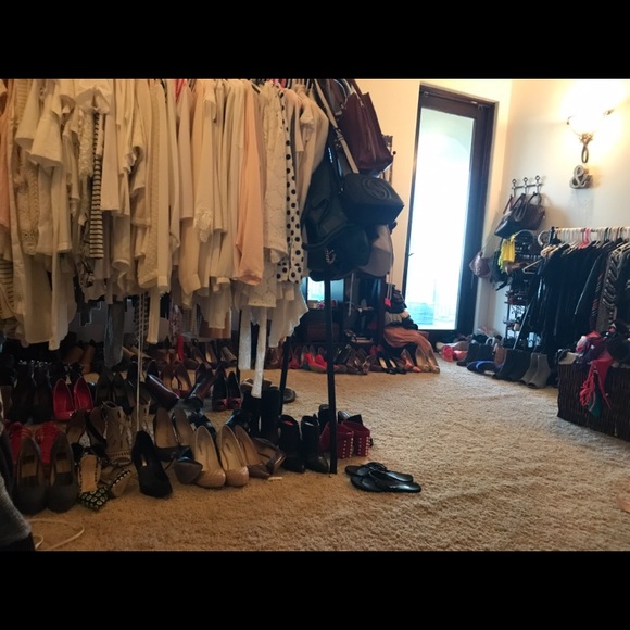 Meet your Posher, Heather - Picture 3 of 6